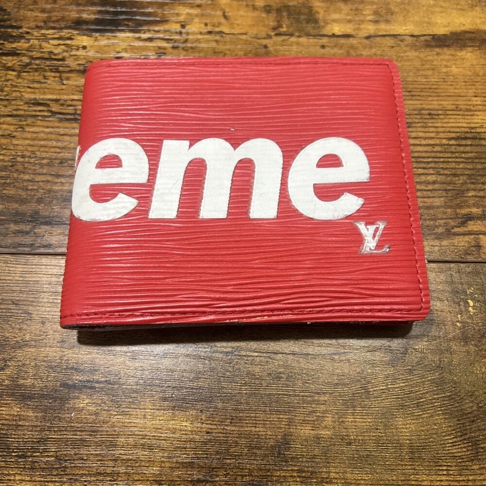 Louis Vuitton x Supreme Red White Bifold Men's Credit Card Logo Wallet